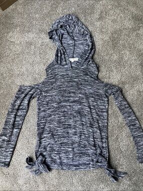 BCBGeneration Gray Marled Cold-Shoulder Hooded Top